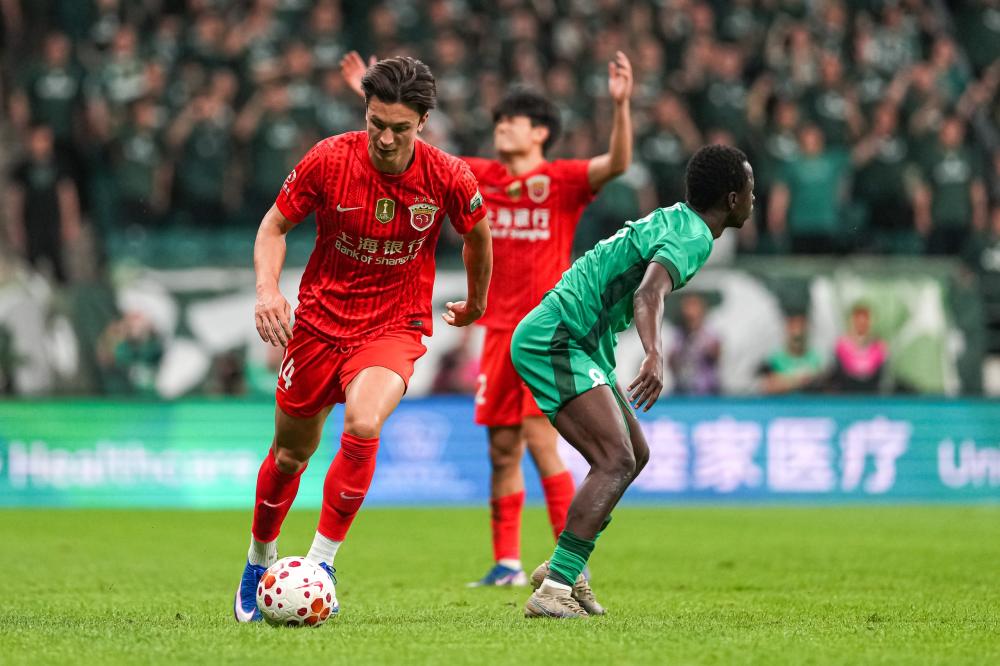 从凯尔特人传奇到篮球名人堂成员皮尔斯职业生涯高光与影响力全解析
